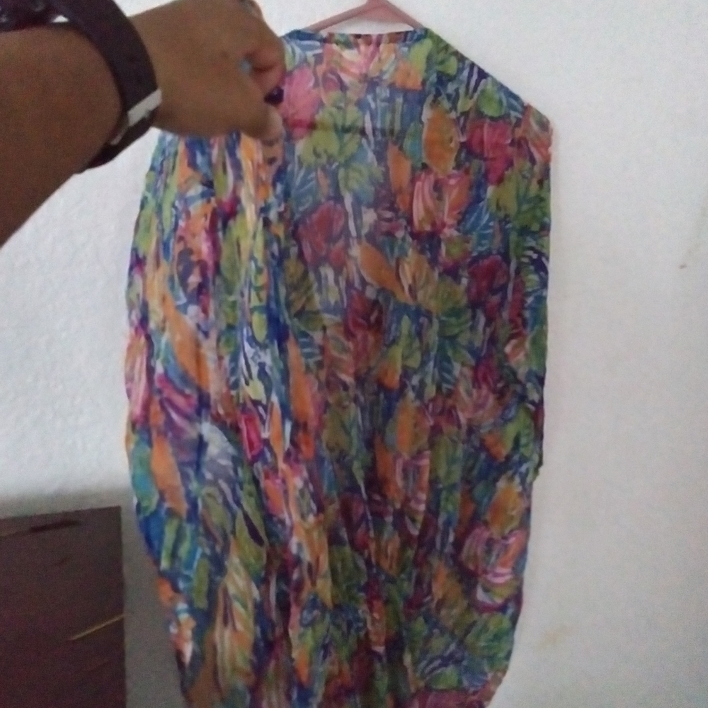 Shirts - Picture 2 of 6
